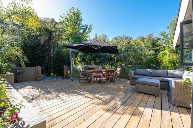 Photo of property in 70b Grand Vue Road, Kawaha Point, Rotorua, 3010