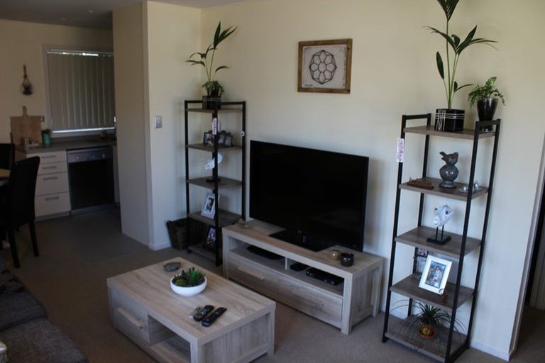 Photo of property in 1 Aberley Road, Schnapper Rock, Auckland, 0632