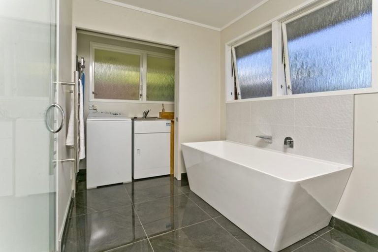 Photo of property in 13 Brigantine Drive, Beach Haven, Auckland, 0626