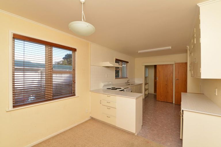 Photo of property in 141 Parkvale Road, Karori, Wellington, 6012