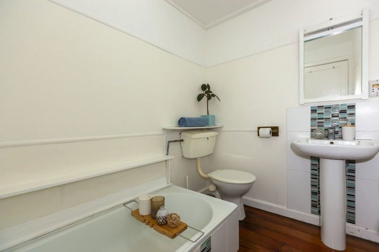 Photo of property in 198 Rosetta Road, Raumati South, Paraparaumu, 5032