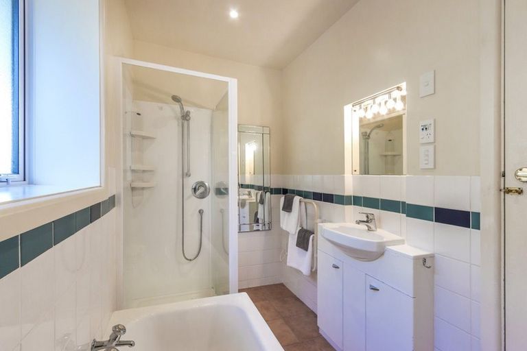 Photo of property in 26 Cannon Hill Crescent, Mount Pleasant, Christchurch, 8081