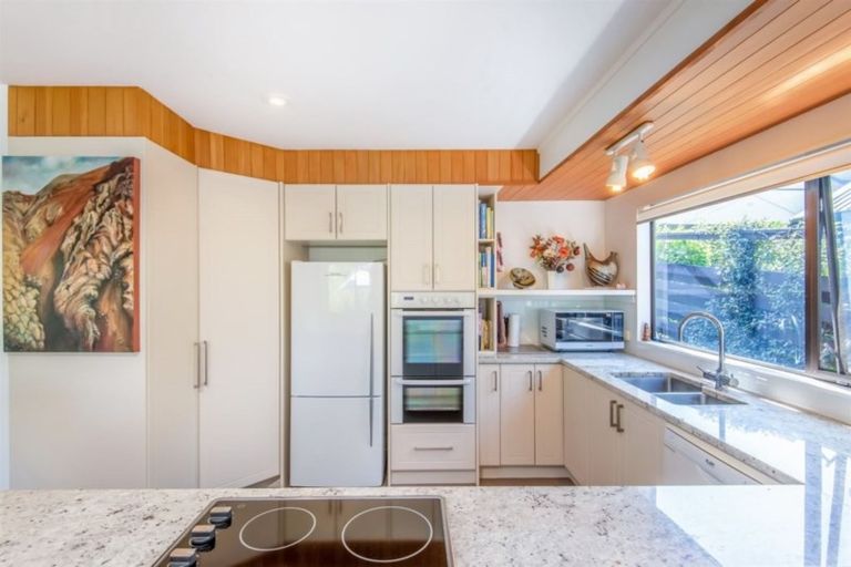 Photo of property in 2/30 Kowhai Road, Campbells Bay, Auckland, 0630