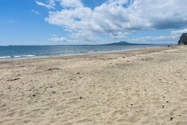 Photo of property in 37b View Road, Campbells Bay, Auckland, 0630