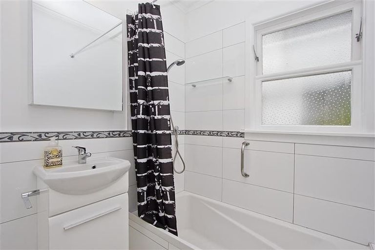 Photo of property in 10 Gardiner Grove, Wainuiomata, Lower Hutt, 5014