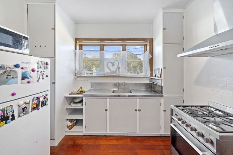 Photo of property in 14 Tirangi Road, Moera, Lower Hutt, 5010