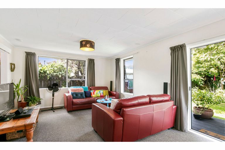 Photo of property in 1/156 Knights Road, Hutt Central, Lower Hutt, 5011