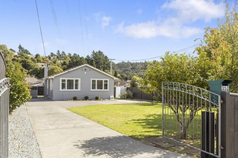 Photo of property in 358 Stokes Valley Road, Stokes Valley, Lower Hutt, 5019