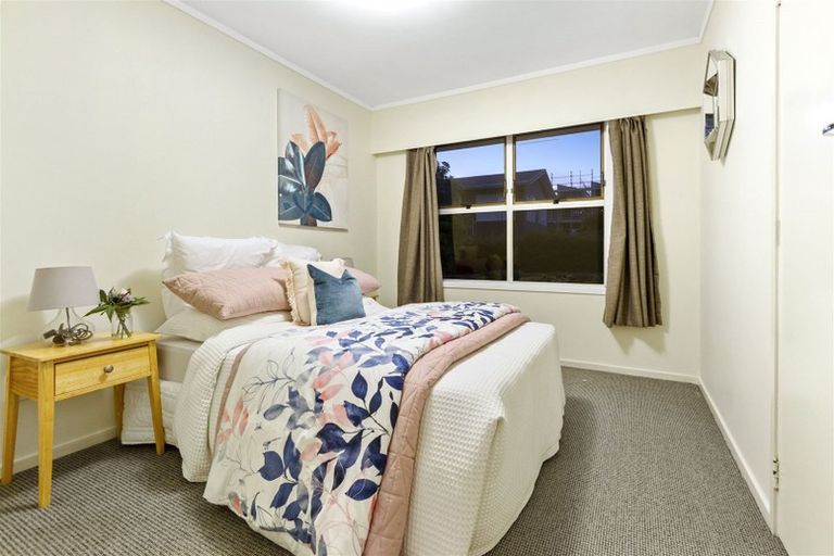 Photo of property in 2/48 Taharoto Road, Takapuna, Auckland, 0622