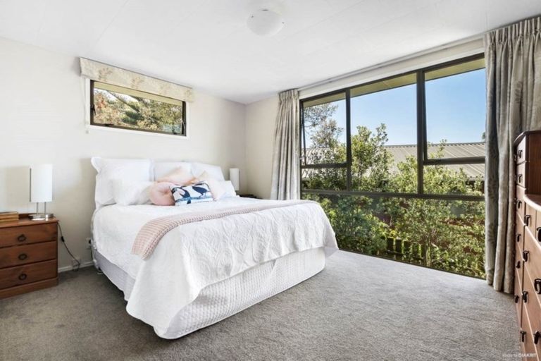 Photo of property in 41 John Dee Crescent, Red Beach, 0932