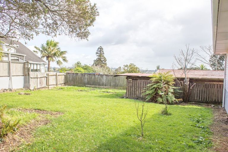 Photo of property in 572 Beach Road, Rothesay Bay, Auckland, 0630