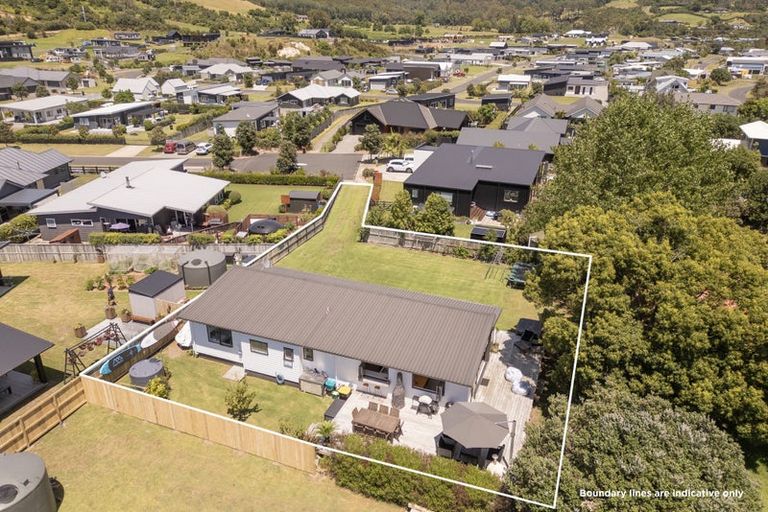 Photo of property in 8 Voyager Place, Cooks Beach, Whitianga, 3591
