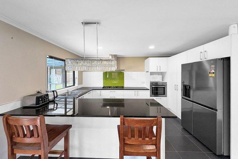 Photo of property in 35 Whitney Place, Rototuna North, Hamilton, 3210