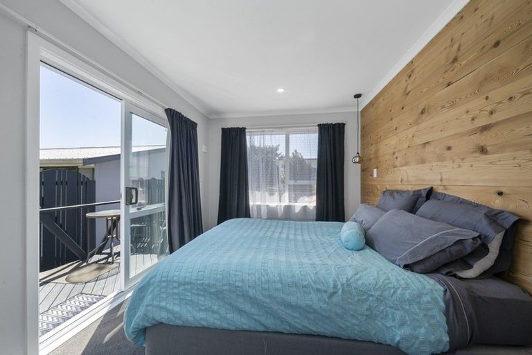 Photo of property in 5 Walton Road, Paraparaumu Beach, Paraparaumu, 5032