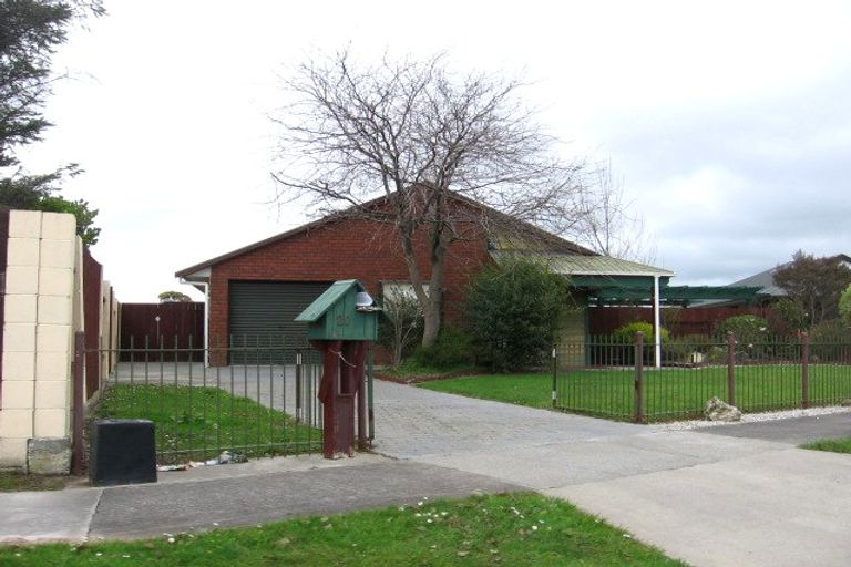 Photo of property in 20 Colonial Place, Kelvin Grove, Palmerston North, 4414