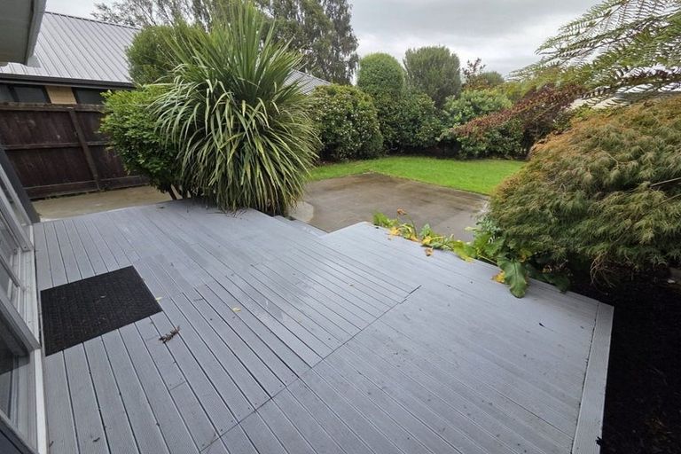 Photo of property in 11 Grimseys Road, Redwood, Christchurch, 8051