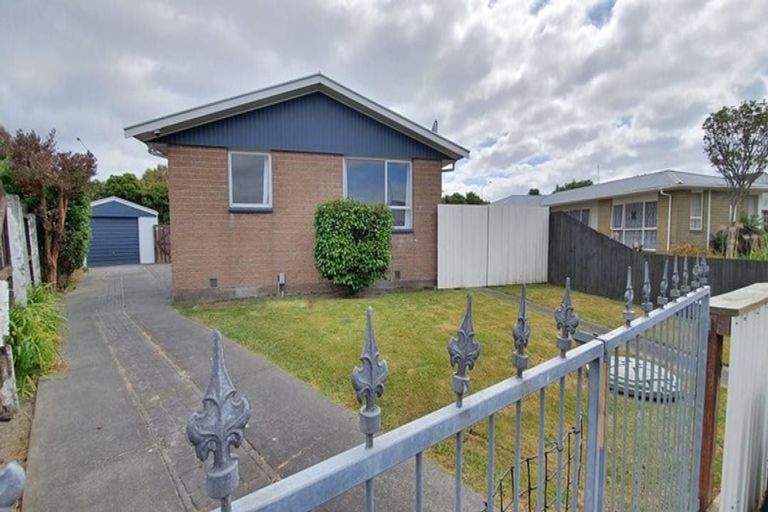 Photo of property in 21 Besant Place, Avondale, Christchurch, 8061