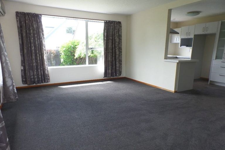 Photo of property in 2/6 James Condon Place, Redwood, Christchurch, 8051