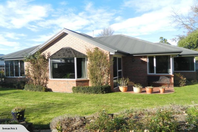 Photo of property in 2 Harrod Place, Rangiora, 7400