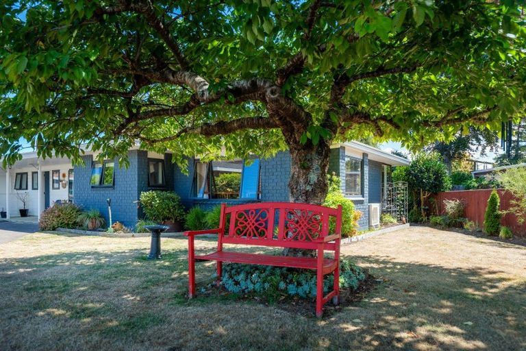 Photo of property in 1/7 Kathleen Place, Rainbow Point, Taupo, 3330