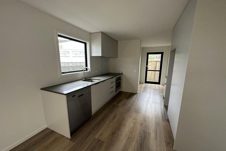 Photo of property in 7/7 Wainuiomata Road, Wainuiomata, Lower Hutt, 5014