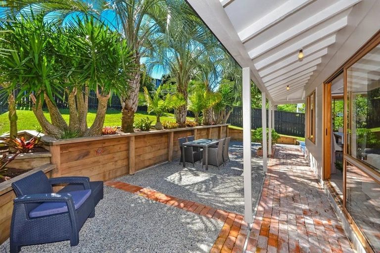 Photo of property in 7 Sandiacre Way, Browns Bay, Auckland, 0630