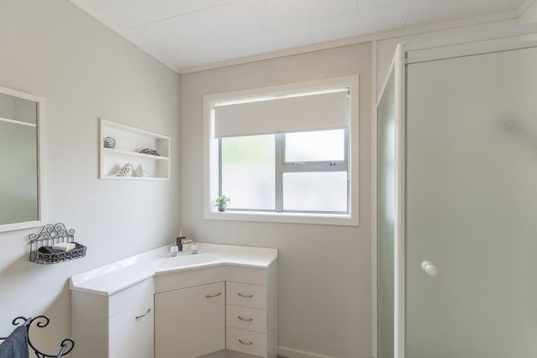 Photo of property in 210a Te Moana Road, Waikanae, 5036