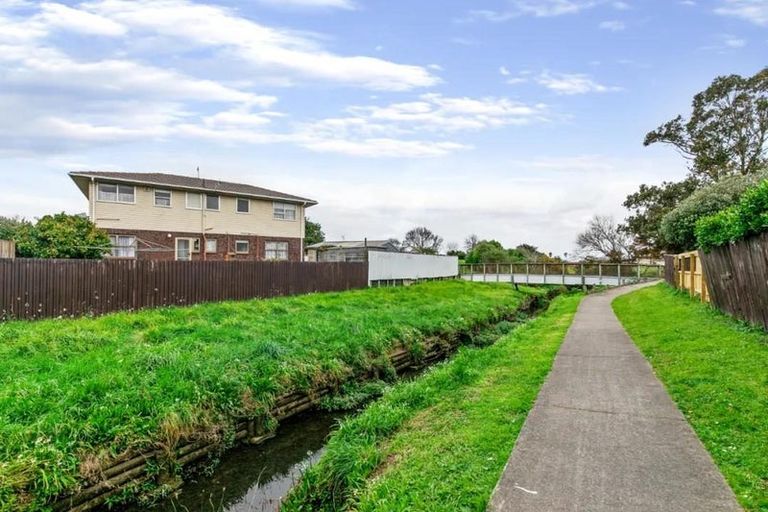 Photo of property in 15 Tangelo Place, Bucklands Beach, Auckland, 2012