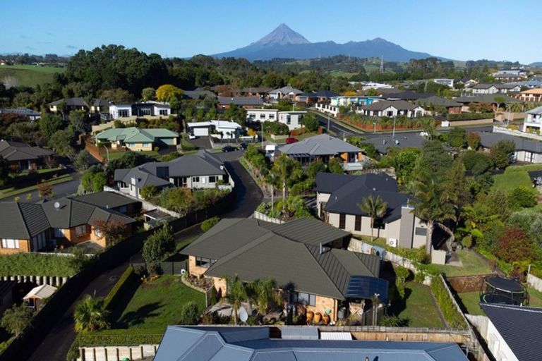 Photo of property in 69b Karamea Street, Whalers Gate, New Plymouth, 4310