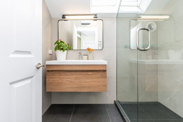 Photo of property in 3 Strowan Road, Strowan, Christchurch, 8052