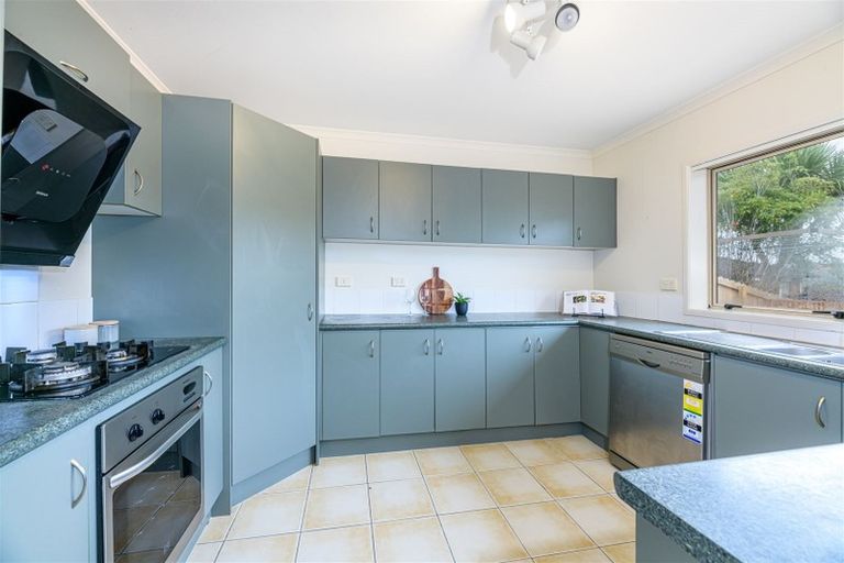 Photo of property in 16 Brookwood Drive, Henderson, Auckland, 0612