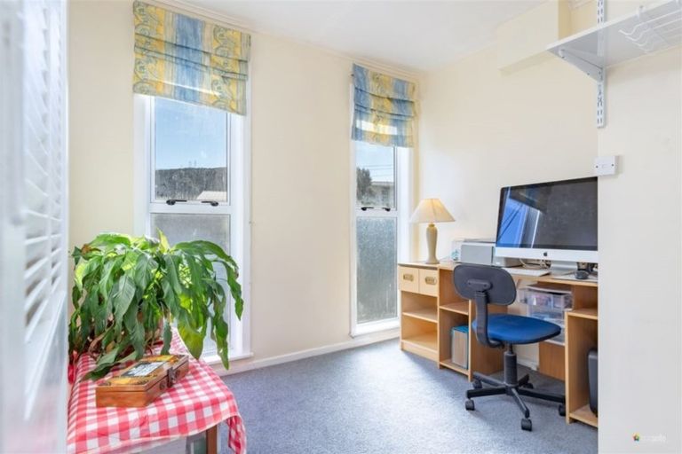 Photo of property in 14 Manor Drive, Stokes Valley, Lower Hutt, 5019