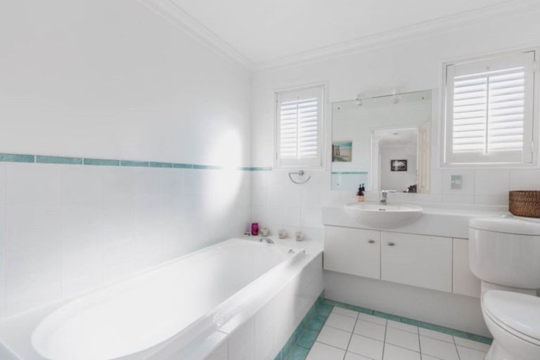 Photo of property in 19 Gilberd Place, Torbay, Auckland, 0630