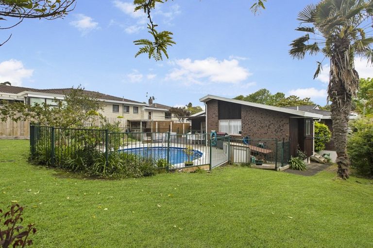 Photo of property in 8 Hamish Place, Sunnyhills, Auckland, 2010