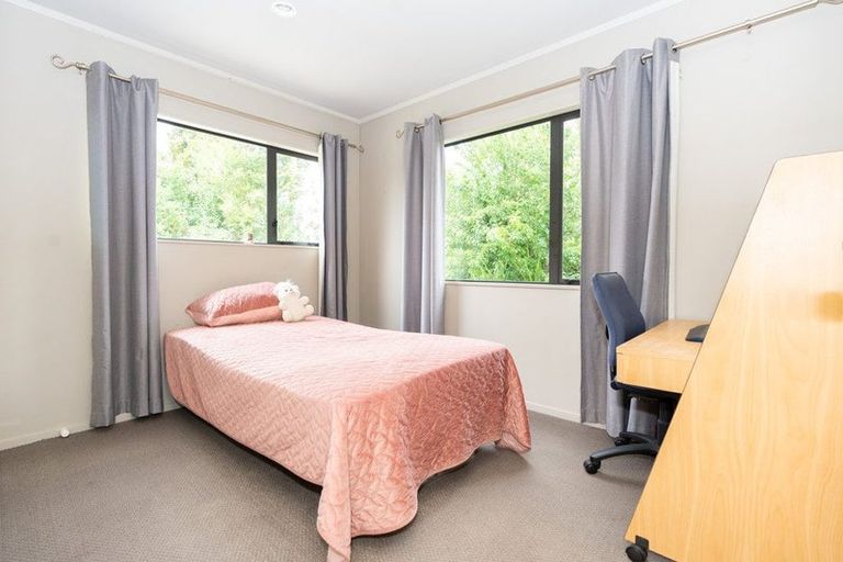 Photo of property in 35 Pulham Crescent, Queenwood, Hamilton, 3210