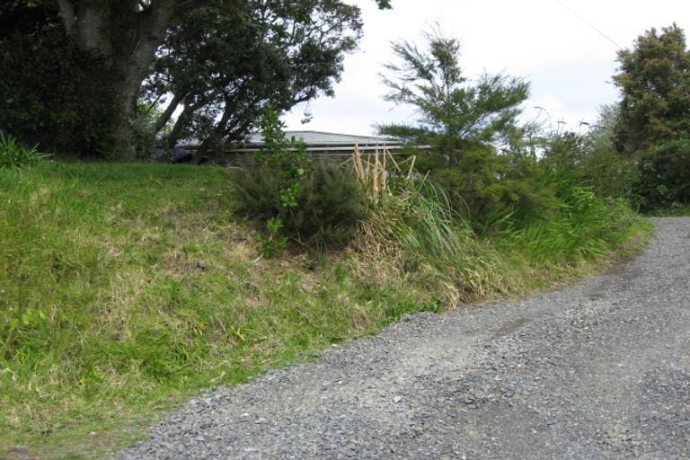 Photo of property in 83 The Terrace, Herald Island, Auckland, 0618