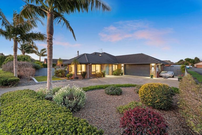 Photo of property in 62 Lough Bourne Drive, Pukekohe, 2120