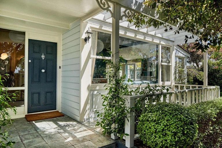 Photo of property in 15 Konini Street, Eastbourne, Lower Hutt, 5013