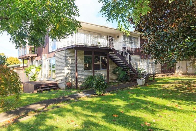 Photo of property in 24 Anarahi Place, Mangere Bridge, Auckland, 2022