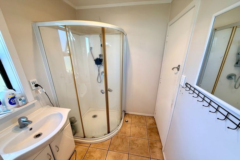 Photo of property in 73 West Coast Road, Glen Eden, Auckland, 0602