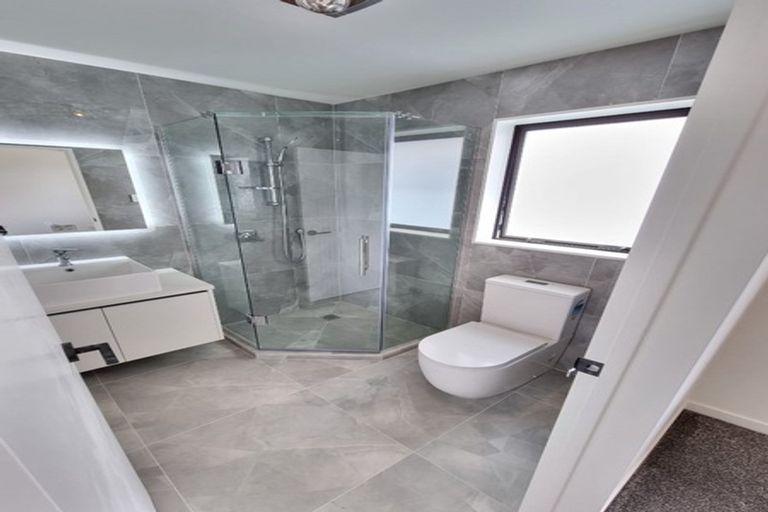 Photo of property in 25 Henriette Place, Totara Park, Auckland, 2105