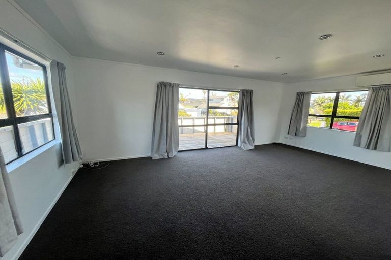 Photo of property in 85a Rosario Crescent, Red Beach, 0932