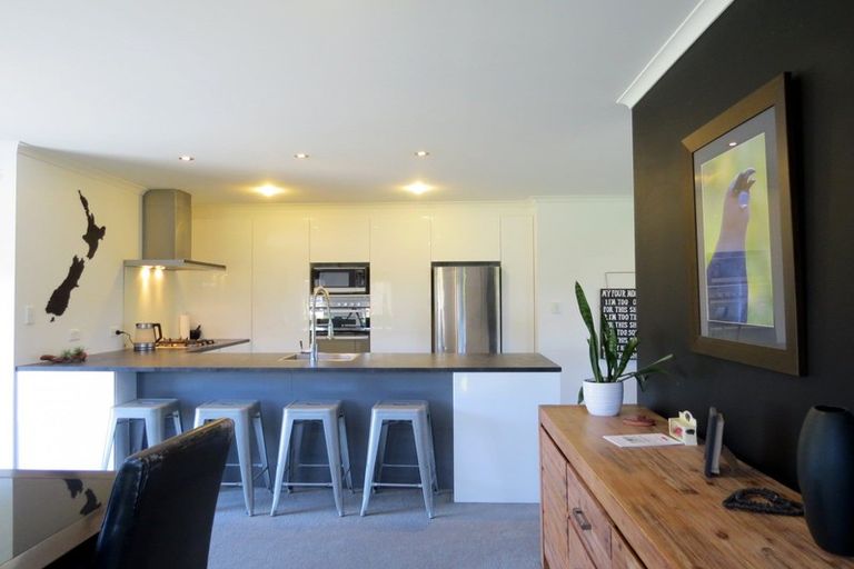 Photo of property in 32 Victoria Street, Coromandel, 3506