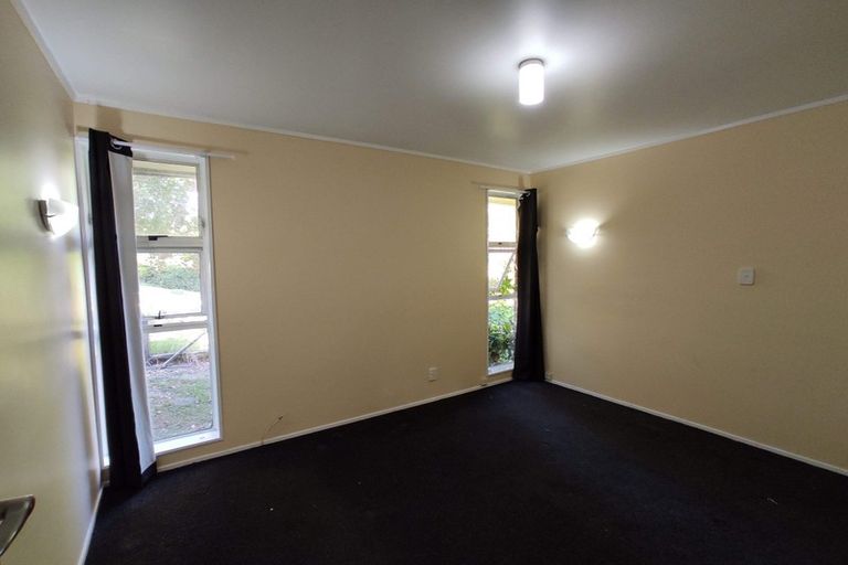 Photo of property in 1/14 Cezanne Place, New Lynn, Auckland, 0600