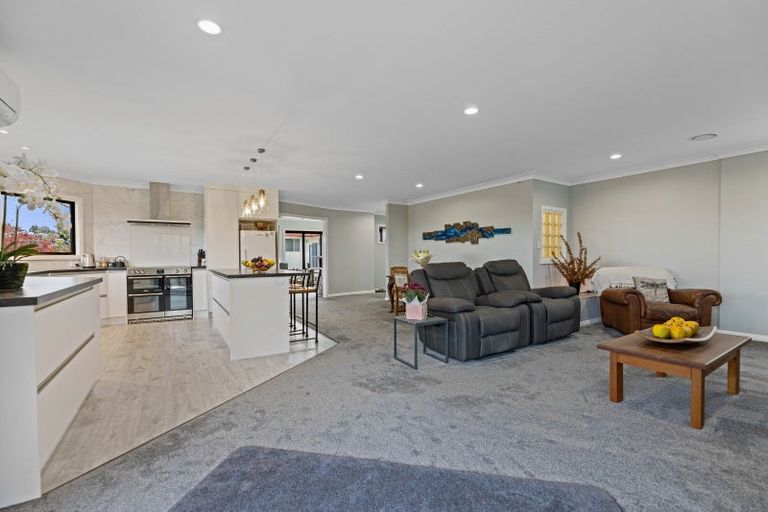 Photo of property in 34 Kinder Street, Acacia Bay, Taupo, 3330