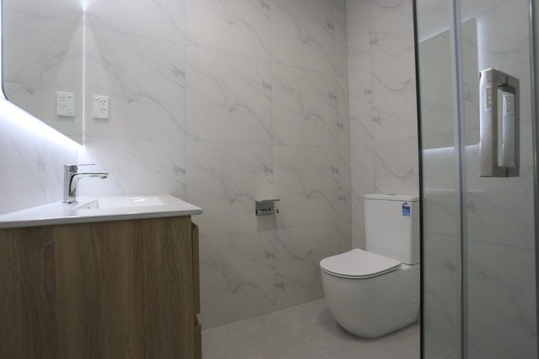 Photo of property in 13b King Richard Place, Browns Bay, Auckland, 0630