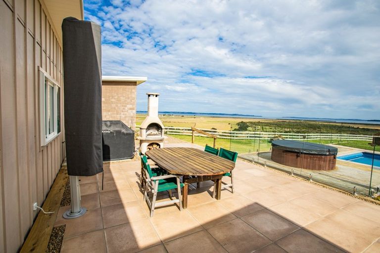 Photo of property in 3354 Kaipara Coast Highway, Glorit, Warkworth, 0984