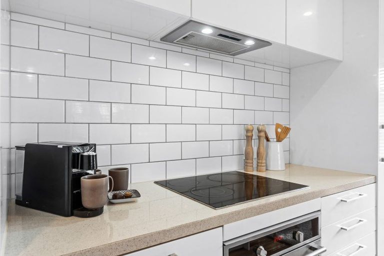 Photo of property in 57 Amberley Avenue, Te Atatu South, Auckland, 0610