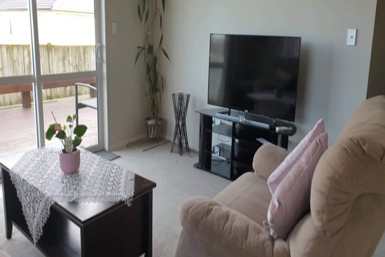 Photo of property in 69 Travis View Drive, Fairview Heights, Auckland, 0632