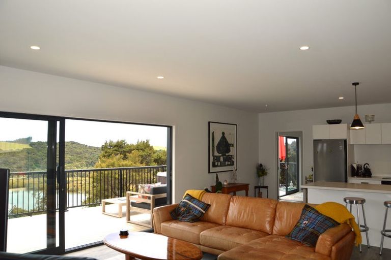 Photo of property in 14 Waterview Place, Haruru, 0204